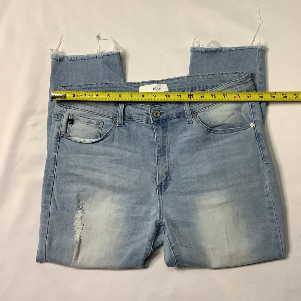 KanCan Distressed Light Wash Raw Hem Crop Jeans Size 15 / 31 - Picture 8 of 9